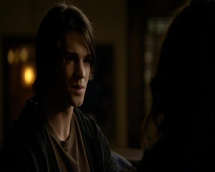 VampireDiariesWorld_dot_org-117LetTheRightOneIn0323.jpg