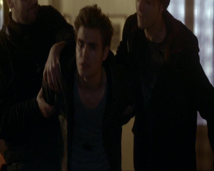 VampireDiariesWorld_dot_org-117LetTheRightOneIn0532.jpg