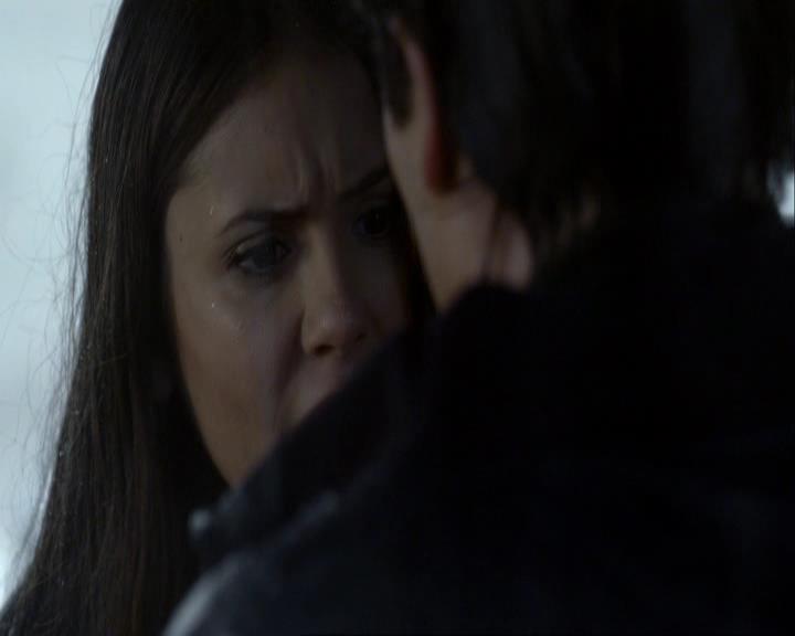 VampireDiariesWorld_dot_org-117LetTheRightOneIn0551.jpg
