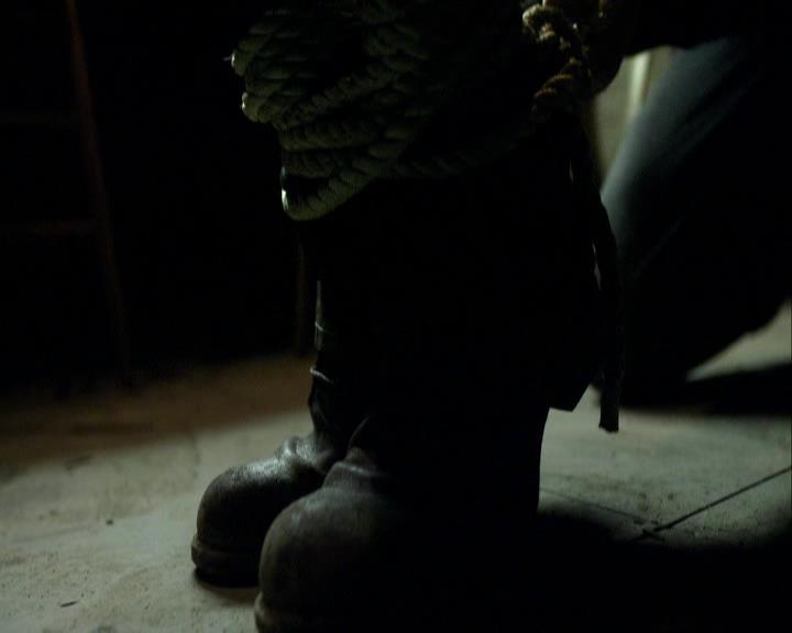 VampireDiariesWorld_dot_org-117LetTheRightOneIn0581.jpg