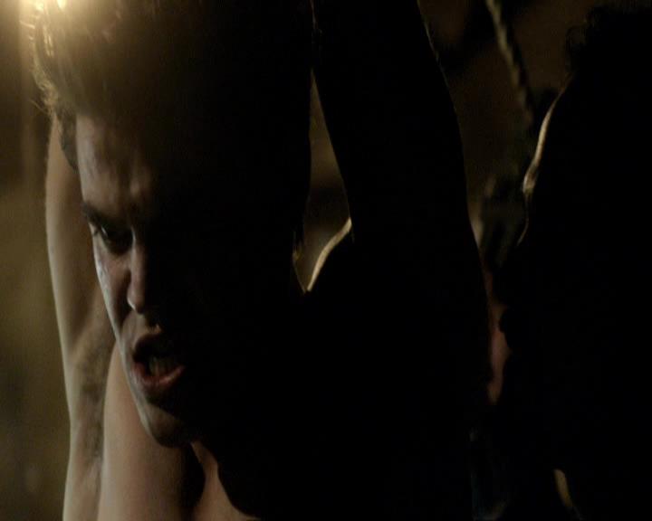 VampireDiariesWorld_dot_org-117LetTheRightOneIn0599.jpg
