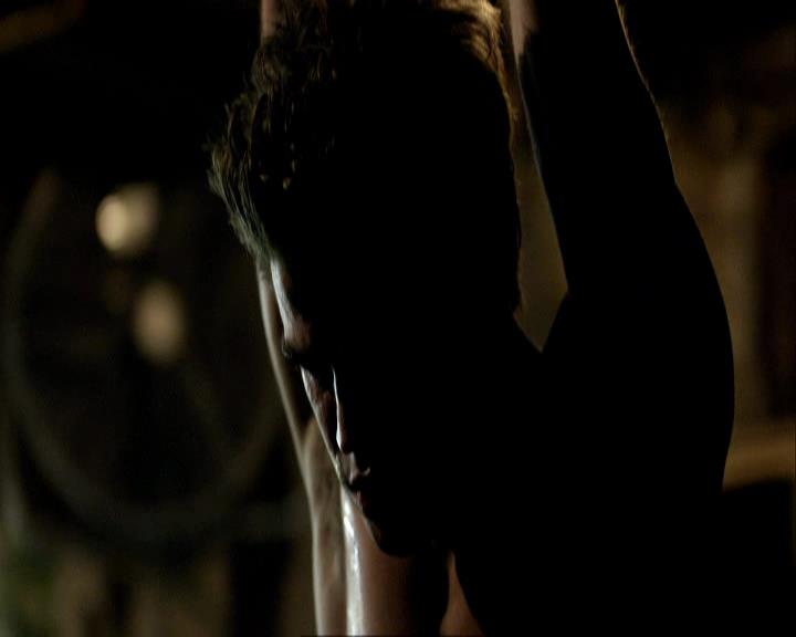 VampireDiariesWorld_dot_org-117LetTheRightOneIn0655.jpg