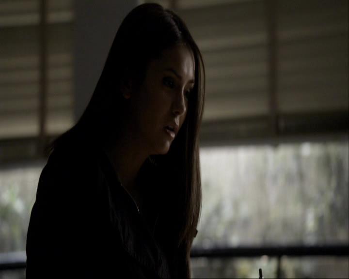 VampireDiariesWorld_dot_org-117LetTheRightOneIn0679.jpg