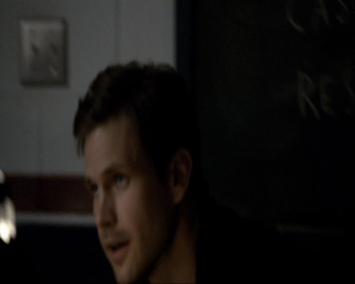 VampireDiariesWorld_dot_org-117LetTheRightOneIn0697.jpg