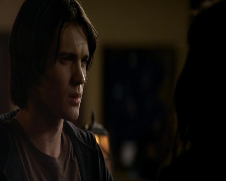 VampireDiariesWorld_dot_org-117LetTheRightOneIn0795.jpg