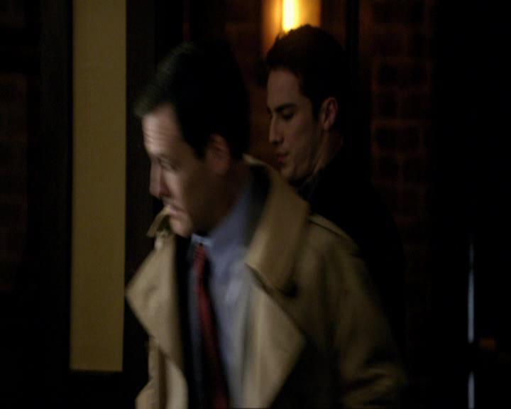 VampireDiariesWorld_dot_org-117LetTheRightOneIn0807.jpg