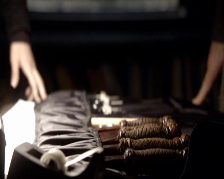VampireDiariesWorld_dot_org-117LetTheRightOneIn0867.jpg VampireDiariesWorld_dot_org-117LetTheRightOneIn0867.jpg
