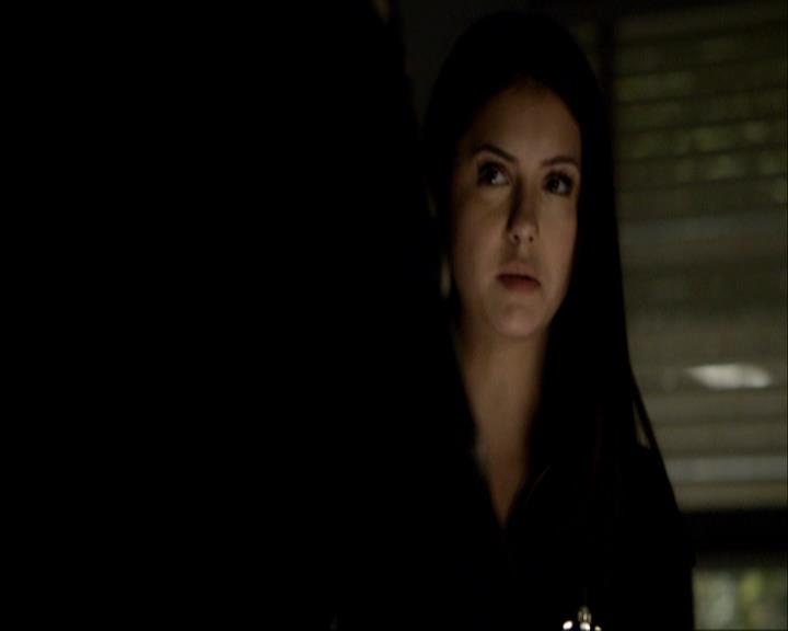 VampireDiariesWorld_dot_org-117LetTheRightOneIn0879.jpg