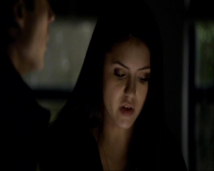 VampireDiariesWorld_dot_org-117LetTheRightOneIn0890.jpg