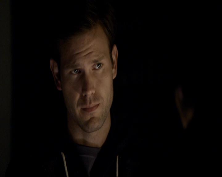 VampireDiariesWorld_dot_org-117LetTheRightOneIn0896.jpg