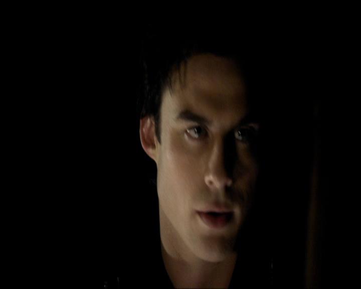 VampireDiariesWorld_dot_org-117LetTheRightOneIn0904.jpg