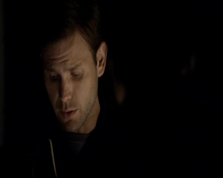VampireDiariesWorld_dot_org-117LetTheRightOneIn0947.jpg VampireDiariesWorld_dot_org-117LetTheRightOneIn0947.jpg