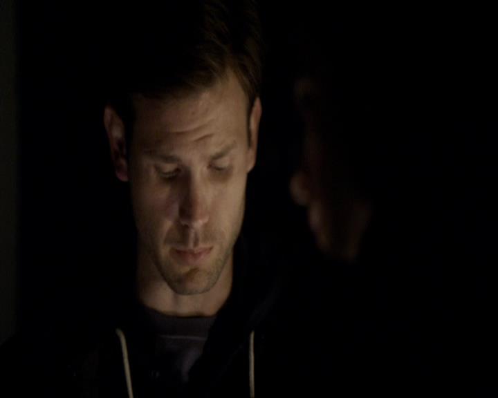 VampireDiariesWorld_dot_org-117LetTheRightOneIn0948.jpg