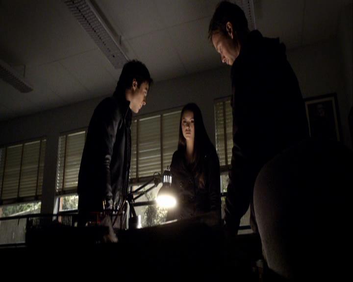 VampireDiariesWorld_dot_org-117LetTheRightOneIn0949.jpg VampireDiariesWorld_dot_org-117LetTheRightOneIn0949.jpg