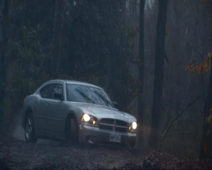 VampireDiariesWorld_dot_org-117LetTheRightOneIn0984.jpg