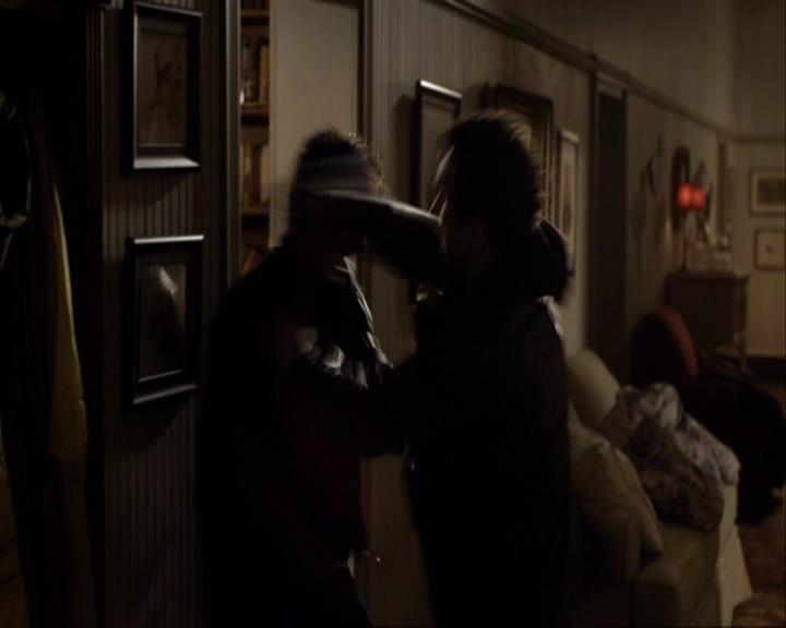 VampireDiariesWorld_dot_org-117LetTheRightOneIn1513.jpg