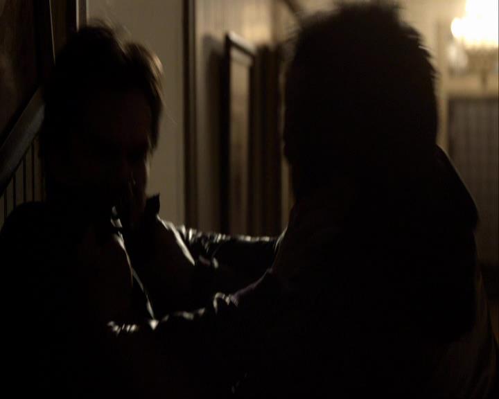 VampireDiariesWorld_dot_org-117LetTheRightOneIn1515.jpg