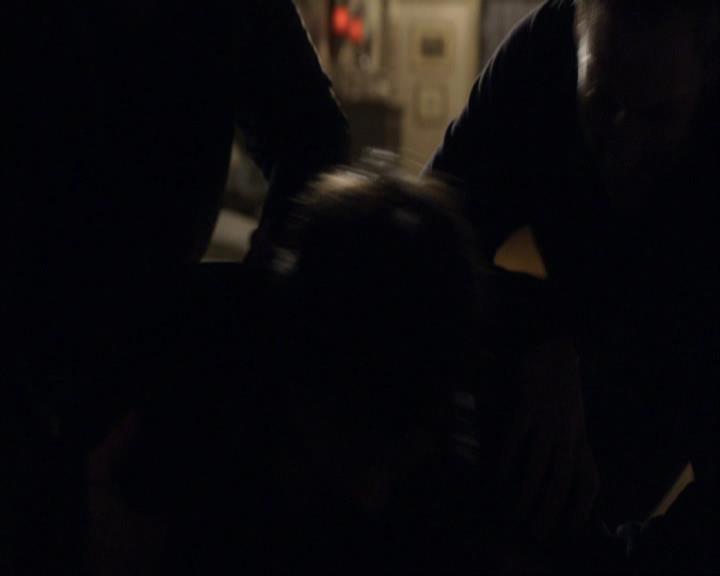 VampireDiariesWorld_dot_org-117LetTheRightOneIn1519.jpg