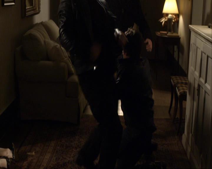 VampireDiariesWorld_dot_org-117LetTheRightOneIn1524.jpg