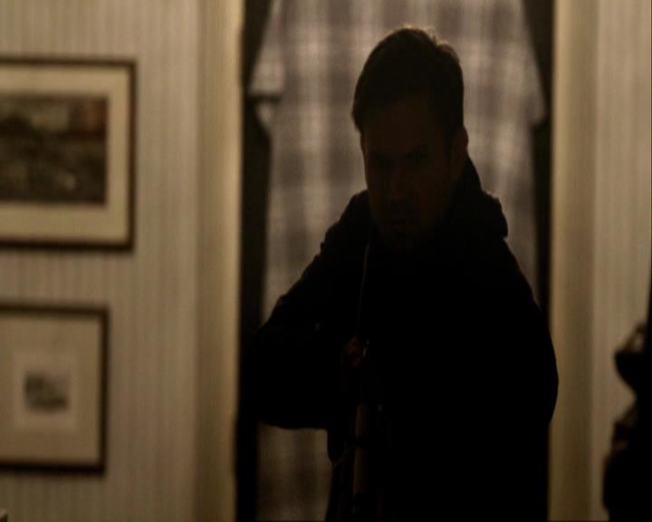 VampireDiariesWorld_dot_org-117LetTheRightOneIn1537.jpg