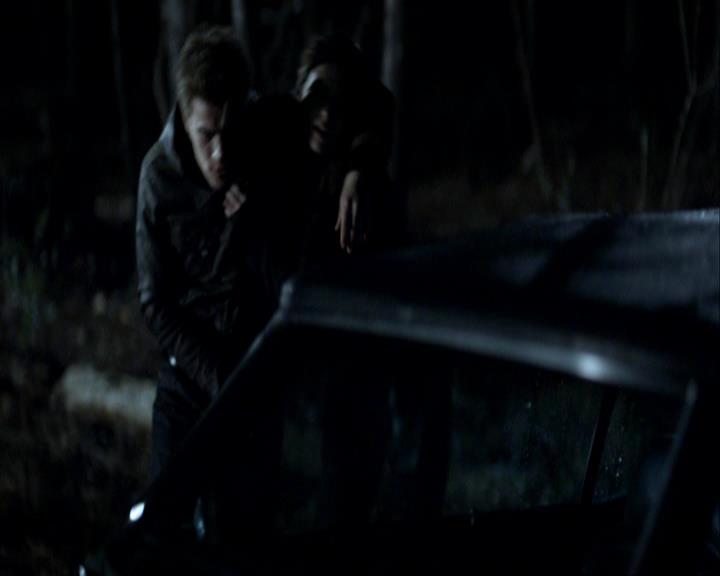 VampireDiariesWorld_dot_org-117LetTheRightOneIn1545.jpg