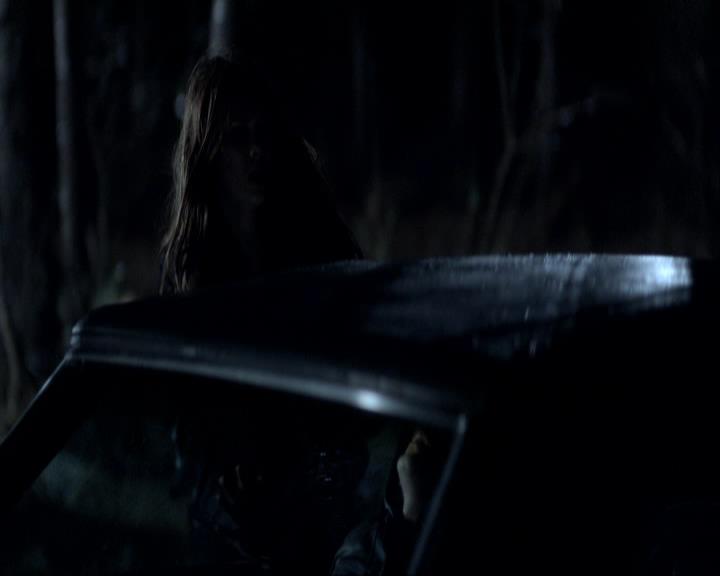 VampireDiariesWorld_dot_org-117LetTheRightOneIn1552.jpg