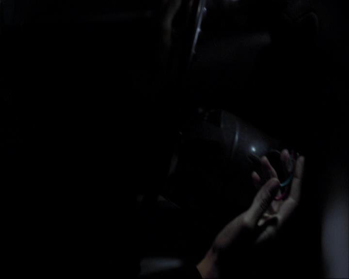 VampireDiariesWorld_dot_org-117LetTheRightOneIn1565.jpg