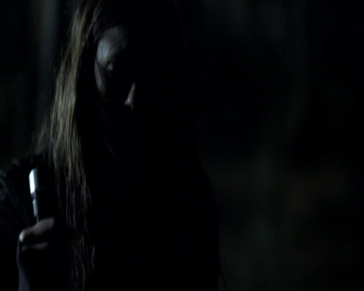 VampireDiariesWorld_dot_org-117LetTheRightOneIn1597.jpg