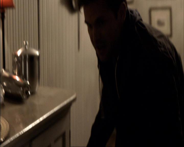 VampireDiariesWorld_dot_org-117LetTheRightOneIn1641.jpg