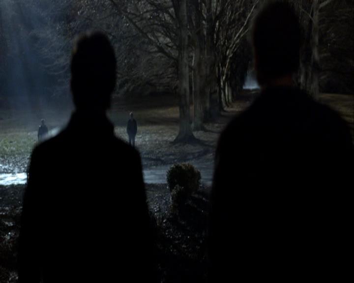 VampireDiariesWorld_dot_org-117LetTheRightOneIn1656.jpg