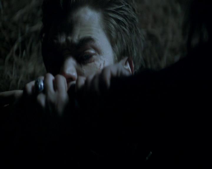 VampireDiariesWorld_dot_org-117LetTheRightOneIn1809.jpg