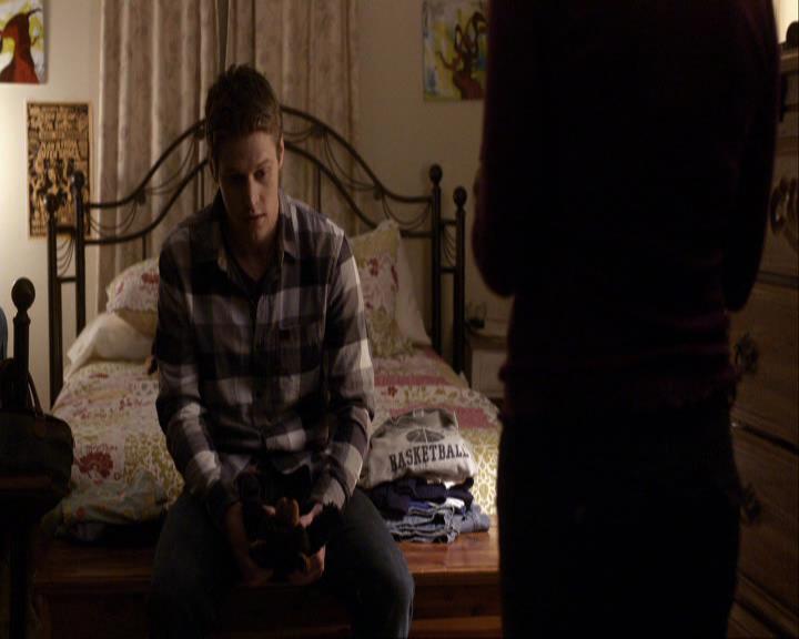 VampireDiariesWorld_dot_org-117LetTheRightOneIn2043.jpg