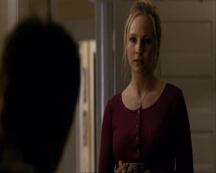 VampireDiariesWorld_dot_org-117LetTheRightOneIn2048.jpg