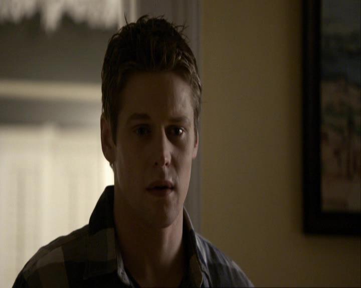 VampireDiariesWorld_dot_org-117LetTheRightOneIn2073.jpg