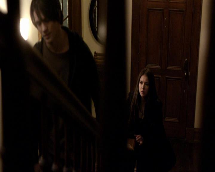 VampireDiariesWorld_dot_org-117LetTheRightOneIn2133.jpg