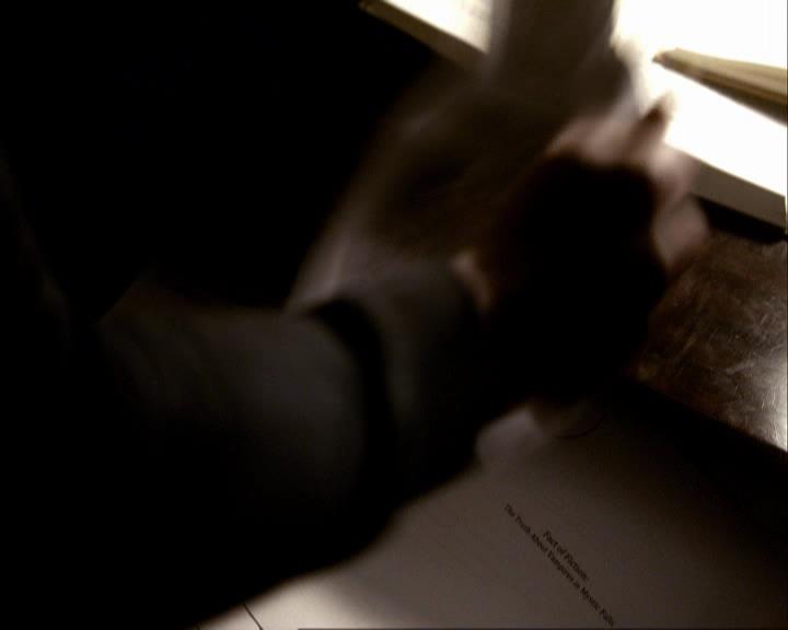 VampireDiariesWorld_dot_org-117LetTheRightOneIn2159.jpg