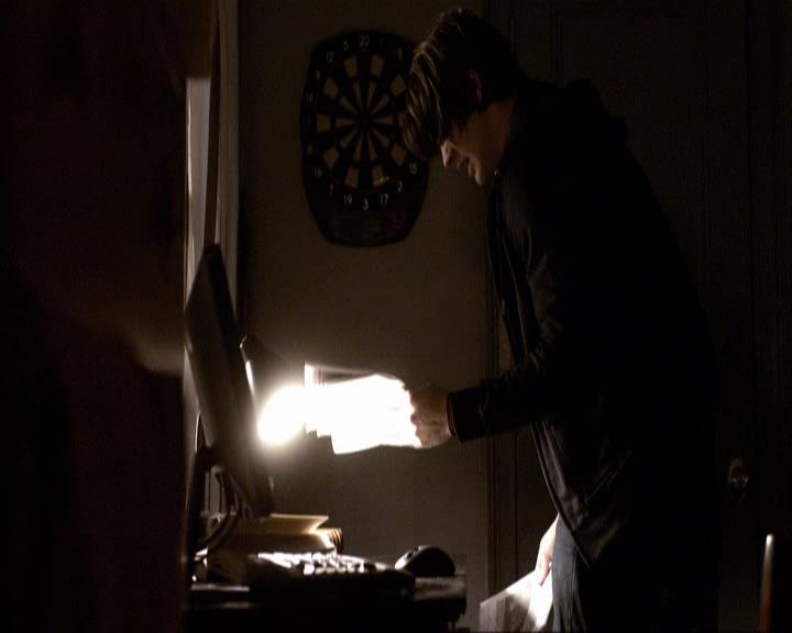 VampireDiariesWorld_dot_org-117LetTheRightOneIn2166.jpg