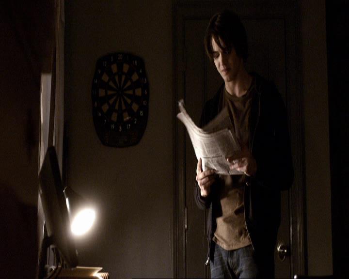 VampireDiariesWorld_dot_org-117LetTheRightOneIn2191.jpg