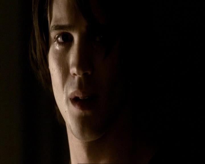 VampireDiariesWorld_dot_org-117LetTheRightOneIn2204.jpg