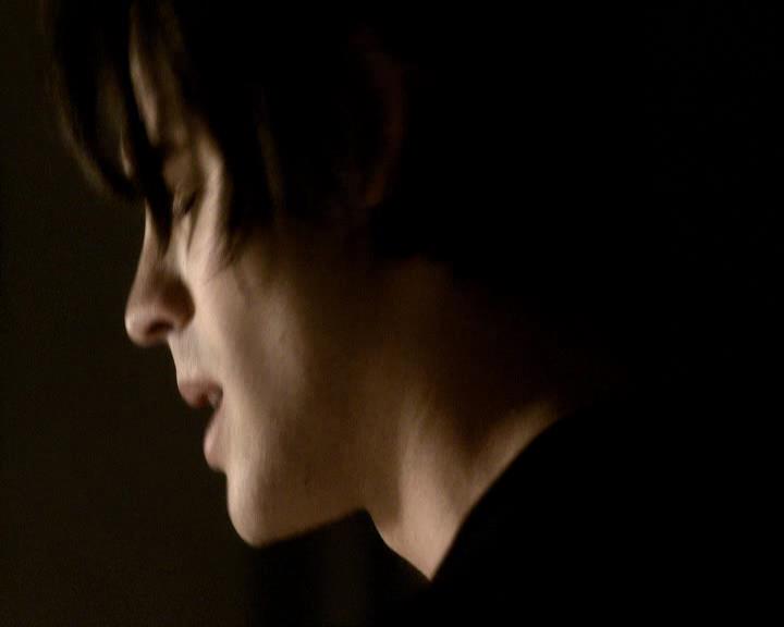 VampireDiariesWorld_dot_org-117LetTheRightOneIn2211.jpg