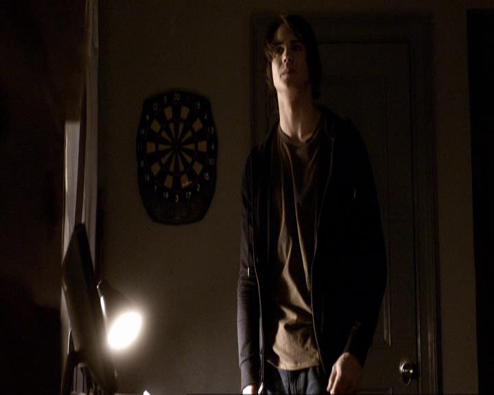 VampireDiariesWorld_dot_org-117LetTheRightOneIn2216.jpg