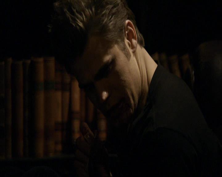 VampireDiariesWorld_dot_org-117LetTheRightOneIn2236.jpg