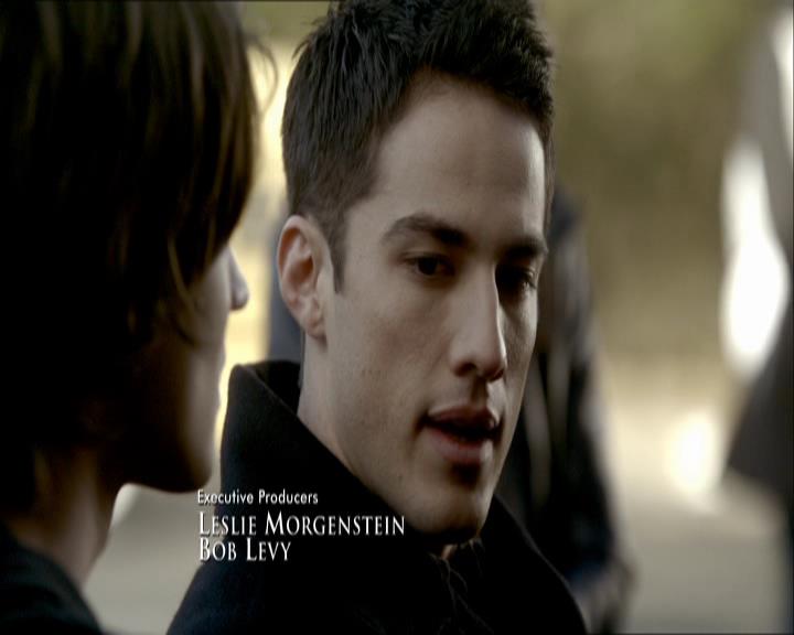 VampireDiariesWorld_dot_org-118UnderControl0250.jpg