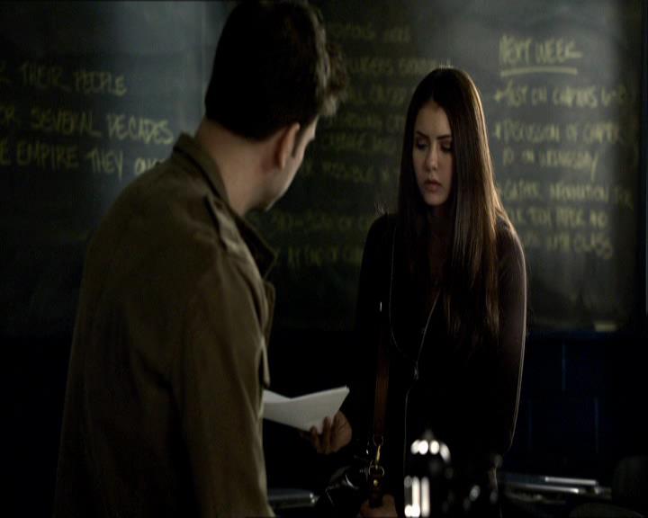 VampireDiariesWorld_dot_org-118UnderControl0328.jpg