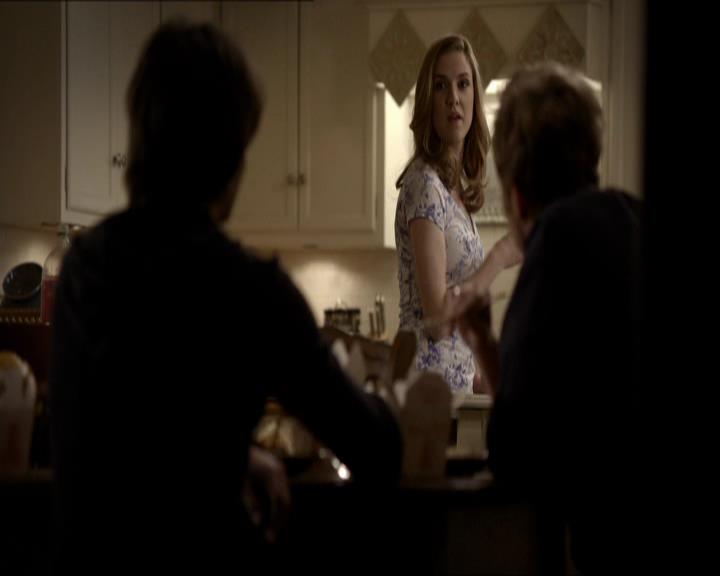 VampireDiariesWorld_dot_org-118UnderControl0406.jpg
