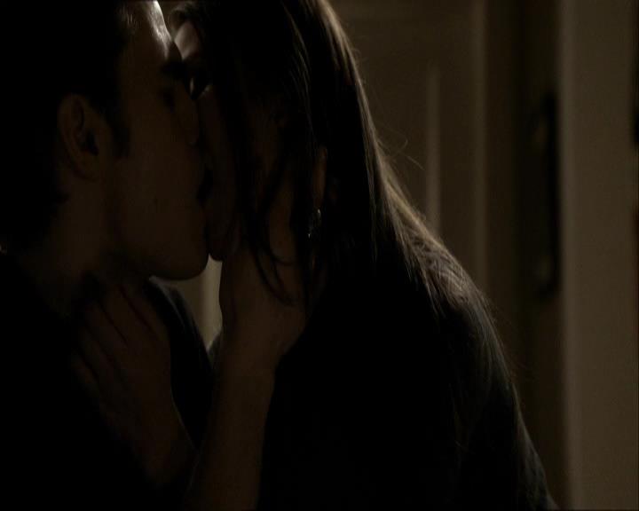 VampireDiariesWorld_dot_org-118UnderControl0505.jpg