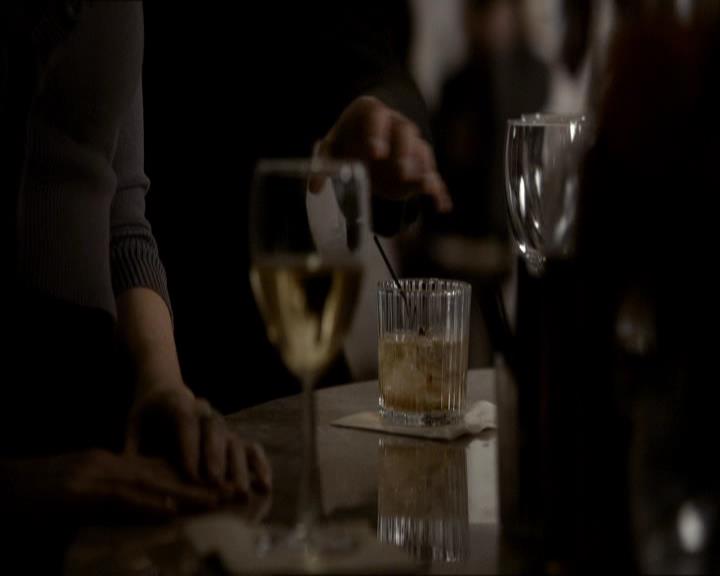 VampireDiariesWorld_dot_org-118UnderControl0802.jpg