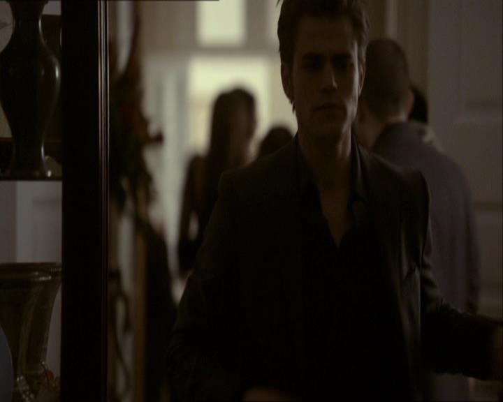VampireDiariesWorld_dot_org-118UnderControl0808.jpg