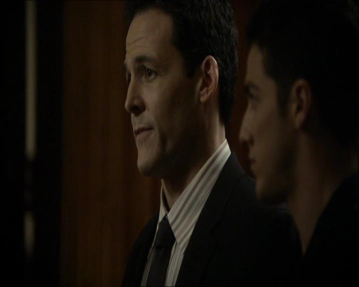 VampireDiariesWorld_dot_org-118UnderControl0815.jpg