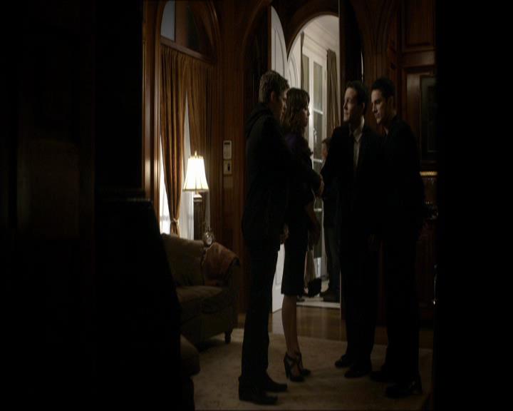VampireDiariesWorld_dot_org-118UnderControl0821.jpg